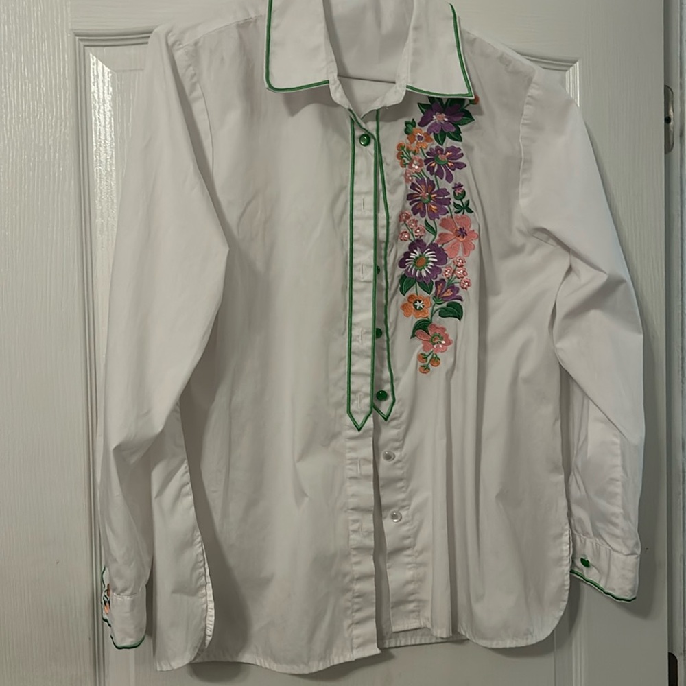 Bob Mackie Wearable Art White Floral Embroidered Long Sleeve Shirt Size L